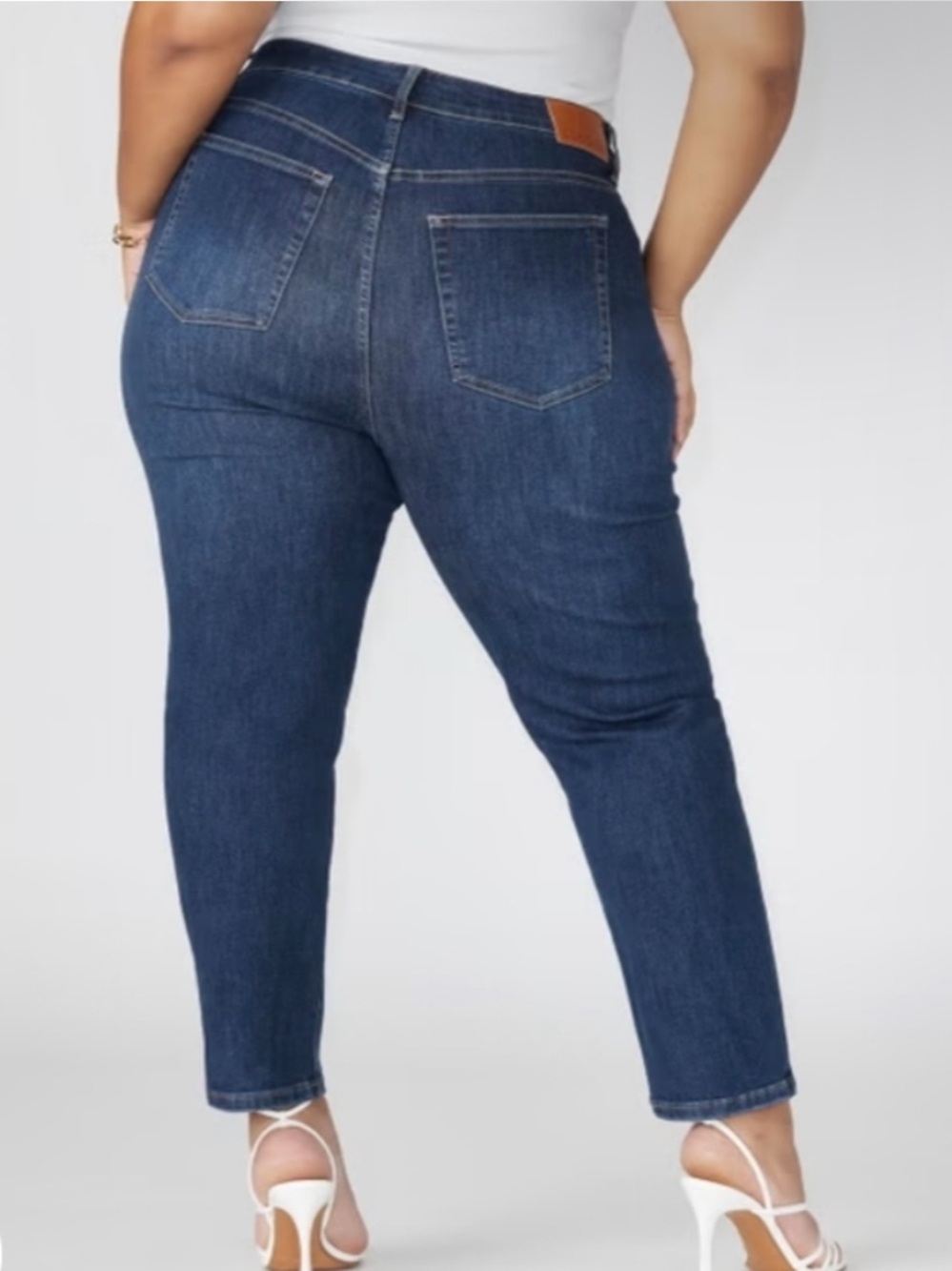 NWT Eloquii The Leigh Super Stretch Slim Leg Jeans